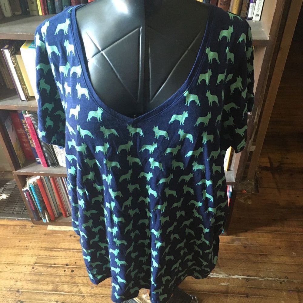 Lane Bryant navy and green dog print v-neck 26/28 ruched top